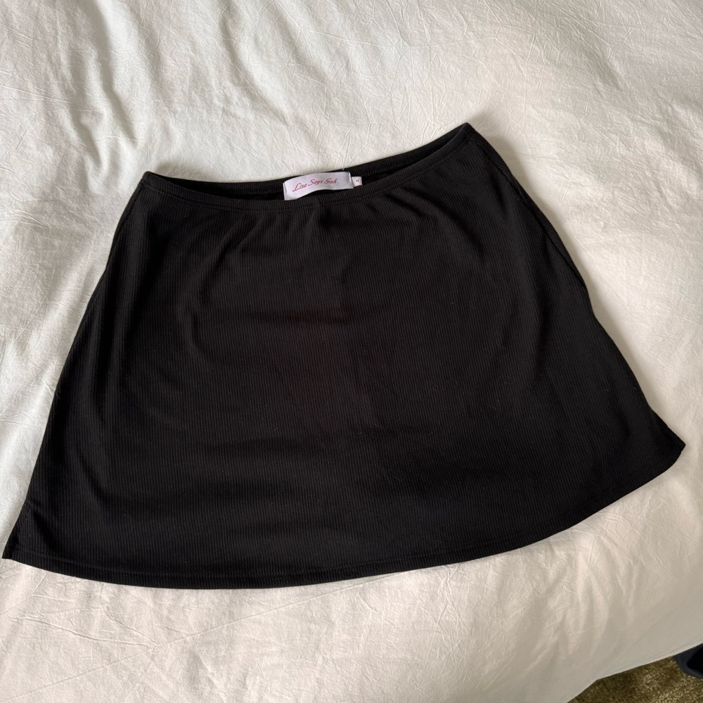 Lisa Says Gah Black Ribbed Mini Skort